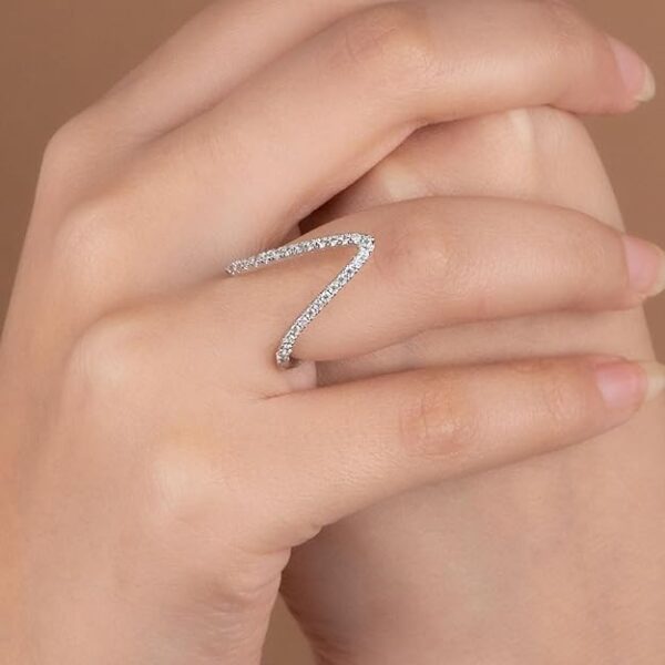 V-shaped ring silver