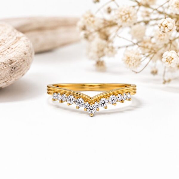 Golden V-Crown Adjustable Sparkle Ring