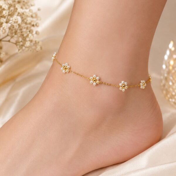 Elegant Floral Charm Anti-Tarnish Anklet for Women