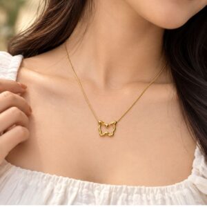 elegant-gold-butterfly-pendant-necklace
